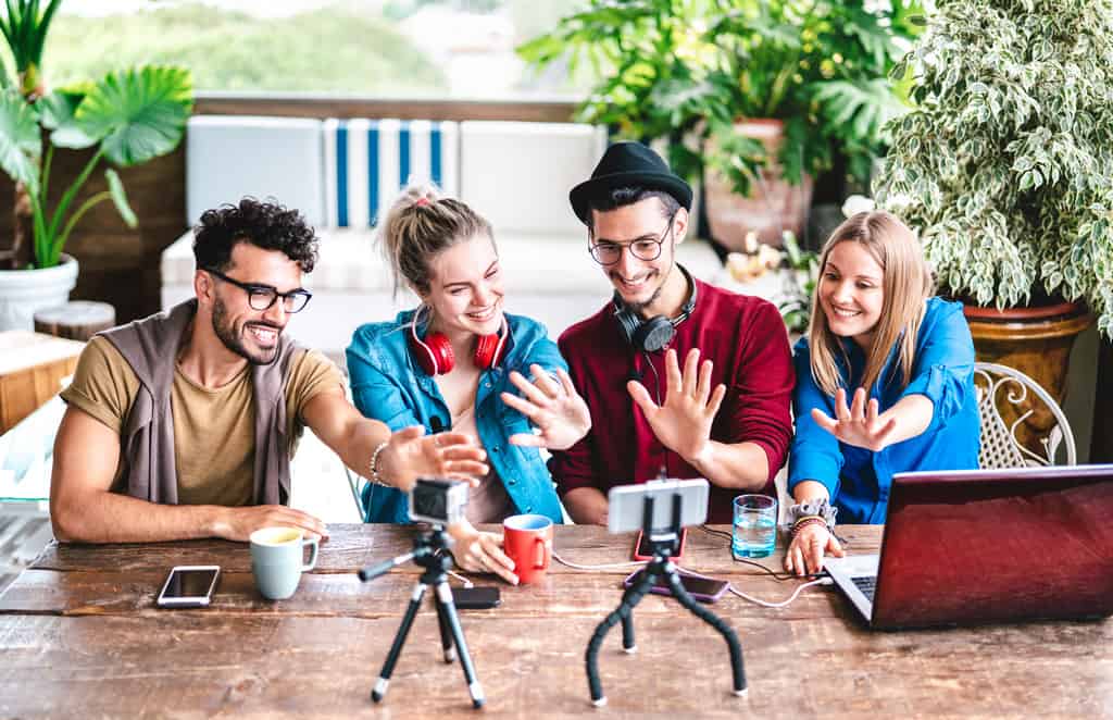 Your customers buy YOU, not your product - Invoice Crowd